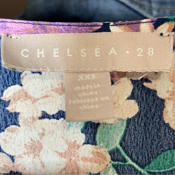 CHELSEA28 Women’s Print Wrap Dress - Navy Floral Sz XXS - Picture 7 of 9